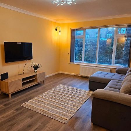 Clover Crest - 2-Bedroom House Буртон-он-те-Уотер Экстерьер фото