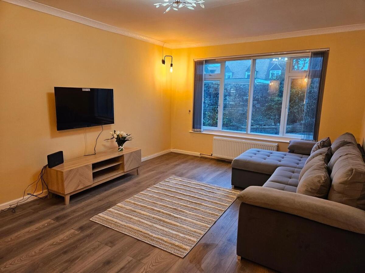 Clover Crest - 2-Bedroom House Буртон-он-те-Уотер Экстерьер фото