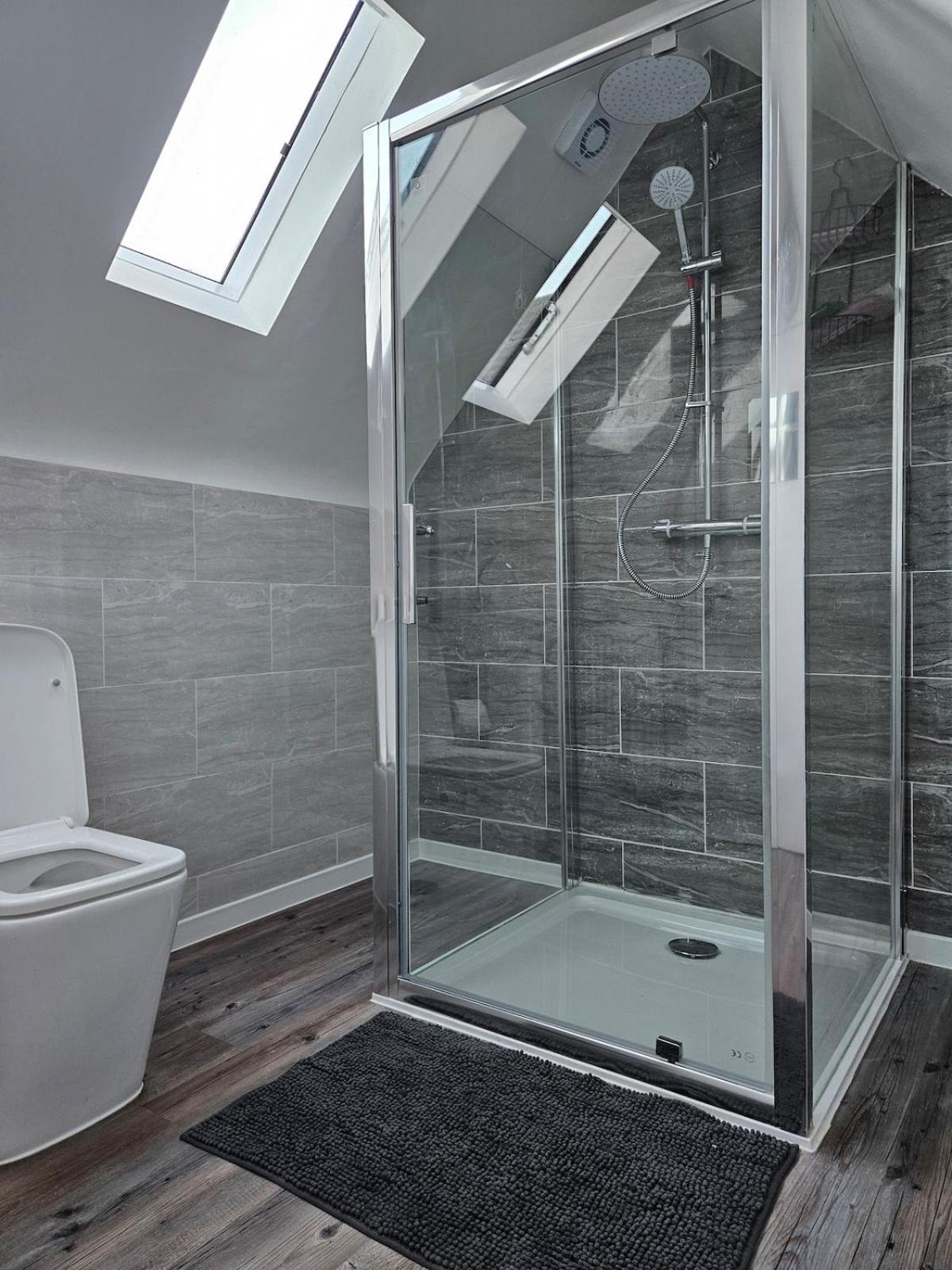 Clover Crest - 2-Bedroom House Буртон-он-те-Уотер Экстерьер фото